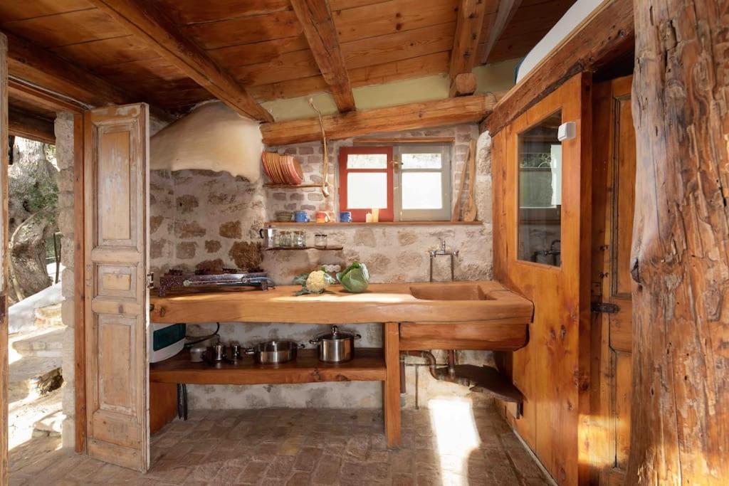 Paramonas  Margaritis'S Treehouseヴィラ エクステリア 写真