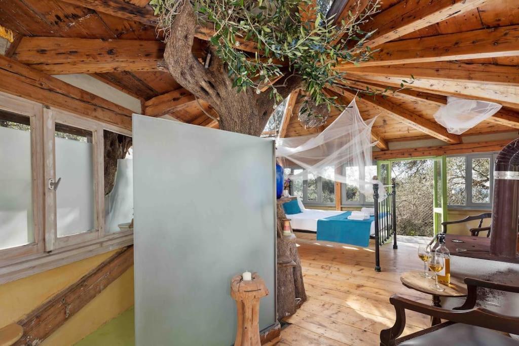 Paramonas  Margaritis'S Treehouseヴィラ エクステリア 写真